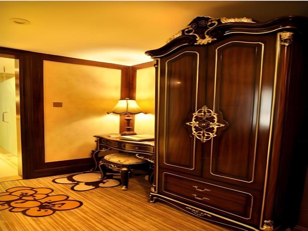 Chengdu French Theme Gold Palace Exterior foto