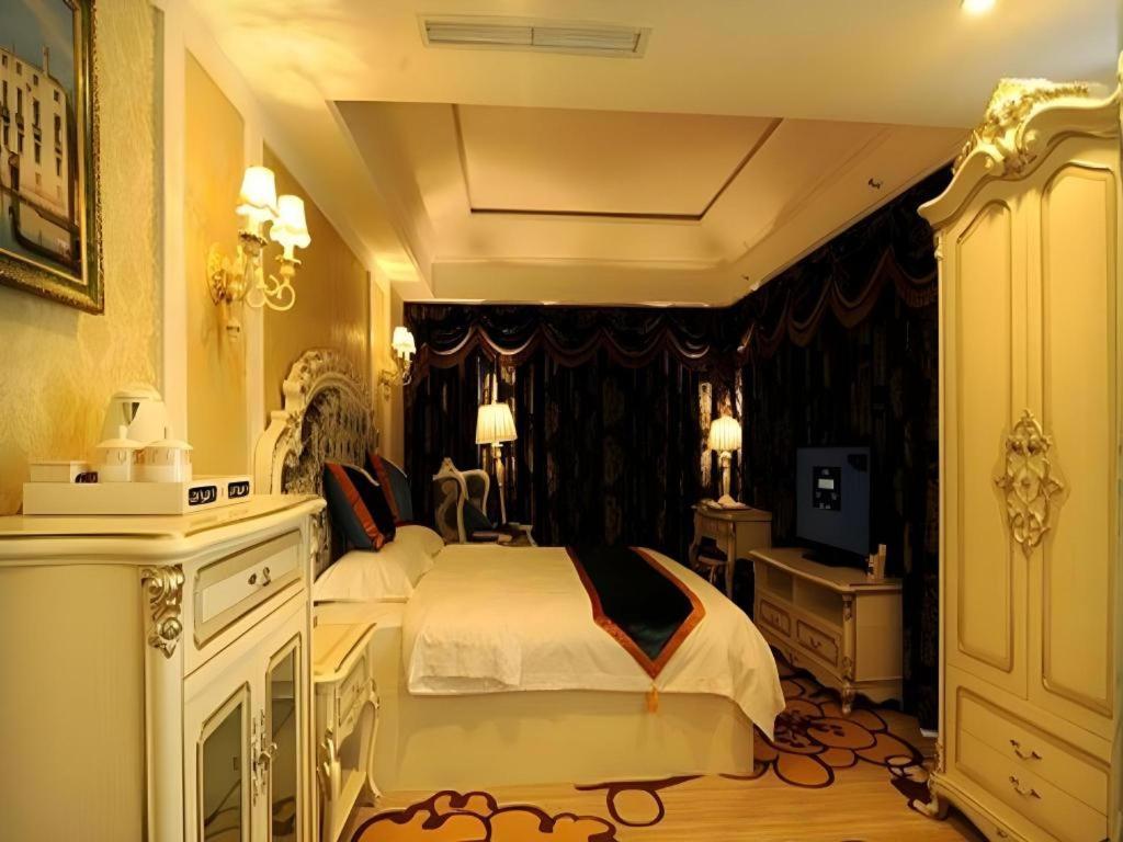 Chengdu French Theme Gold Palace Exterior foto