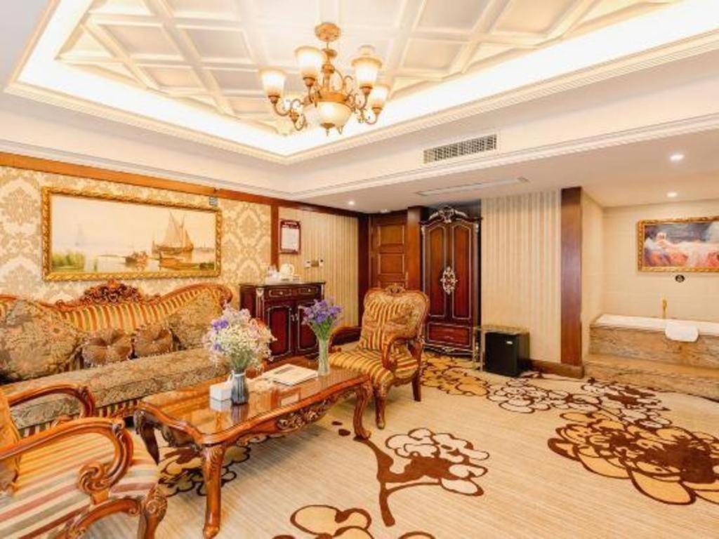 Chengdu French Theme Gold Palace Exterior foto